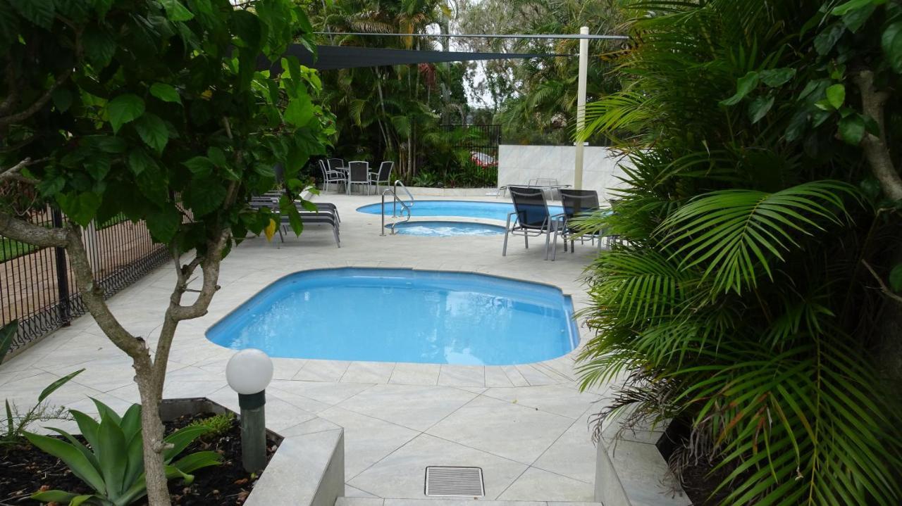 Noosa Gardens Riverside Resort ヌーサヴィル エクステリア 写真